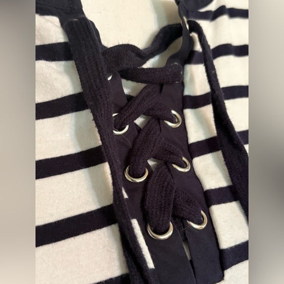 The Limited White and Blue Sleeveless Tank Top with Tie Front - Picture 3 of 12